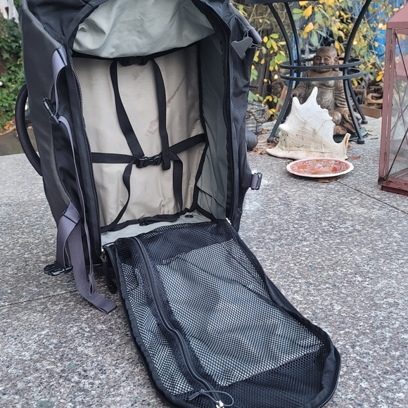 Osprey convertible weeled duffel - Picture 3 of 12